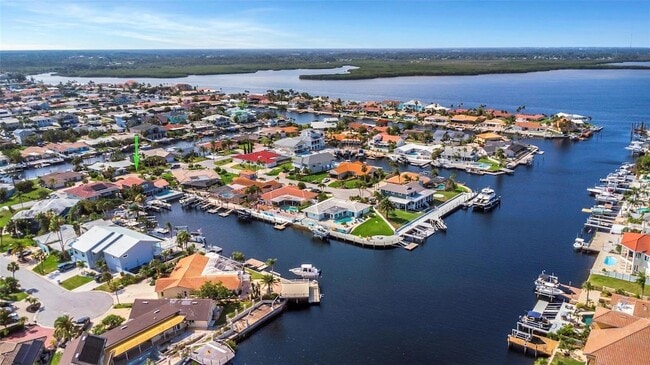 5145 Porpoise Pl in New Port Richey, FL - Building Photo - Building Photo