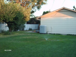 860 E Commercial St in Weiser, ID - Building Photo - Building Photo