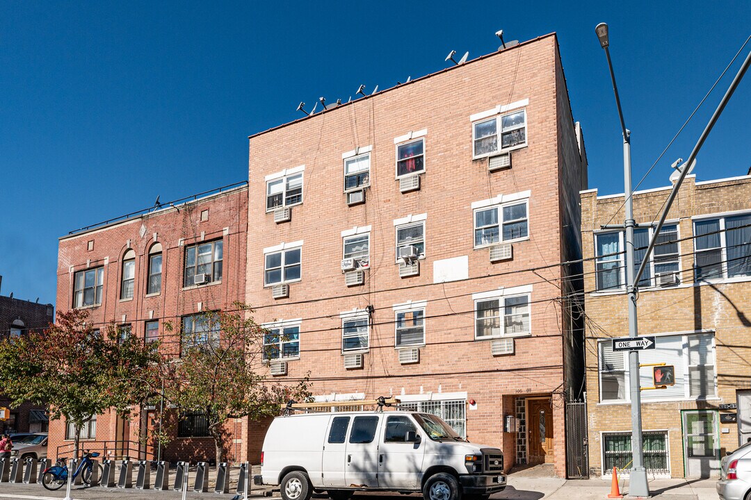 10550 37th Ave in Corona, NY - Building Photo