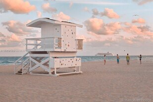 1390 Ocean Dr in Miami Beach, FL - Building Photo