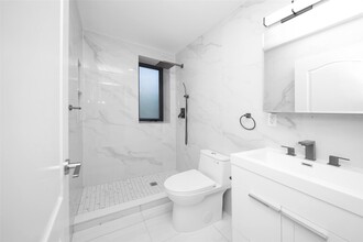 160-18 Sanford Ave in Queens, NY - Building Photo - Building Photo