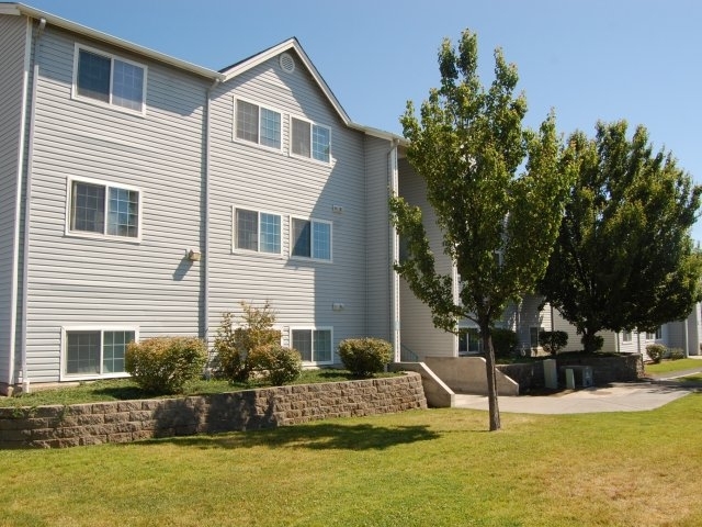 Lakeland Pointe Apartments in Moses Lake, WA - Foto de edificio