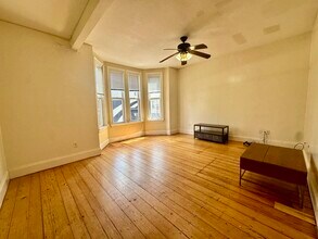 731 Parker St, Unit 1 in Boston, MA - Foto de edificio - Building Photo