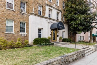 5402 Connecticut Ave NW in Washington, DC - Building Photo - Building Photo