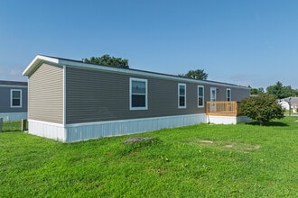 4333 Parkridge Ave in Pleasant Hill, IA - Building Photo - Building Photo