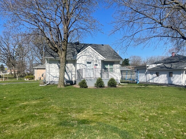 property at 11668 S Laporte Ave