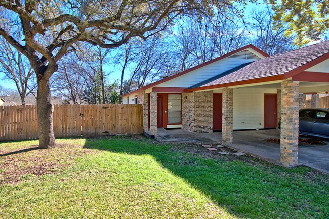 6201 Soft Wind Cir in Austin, TX - Foto de edificio - Building Photo