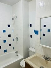 9515 S Ave N in Chicago, IL - Building Photo - Building Photo
