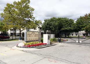 Circle Drive Commons in Detroit, MI - Foto de edificio - Building Photo