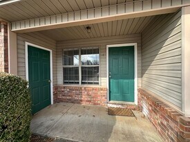 225 E L St in Russellville, AR - Building Photo