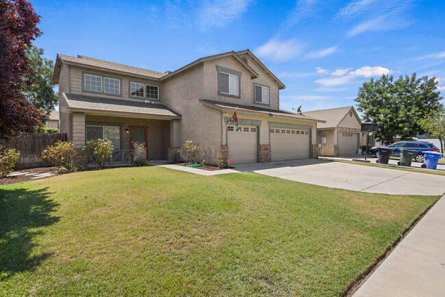 881 W Imperial Way in Hanford, CA - Building Photo - Building Photo