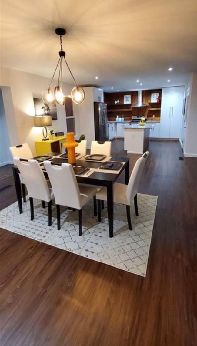 565 Lakeland Dr in Hot Springs, AR - Foto de edificio - Building Photo