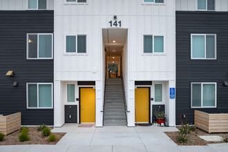 Mohania Glen in Santa Rosa, CA - Building Photo - Building Photo