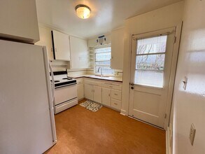 38 NE 61st Ave in Portland, OR - Building Photo - Building Photo