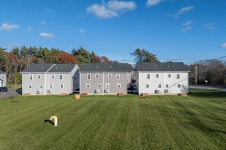 5 Jakes Path in Middleboro, MA - Foto de edificio - Building Photo