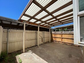 676 E 5th St in Azusa, CA - Foto de edificio - Building Photo
