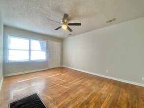 2420 33rd St in Lubbock, TX - Building Photo - Building Photo