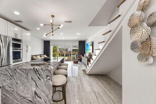 716 Rider Rd in Boynton Beach, FL - Building Photo