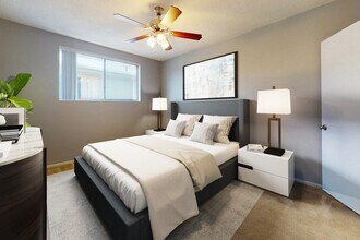 Venice Blvd Apartments in Los Angeles, CA - Foto de edificio - Building Photo