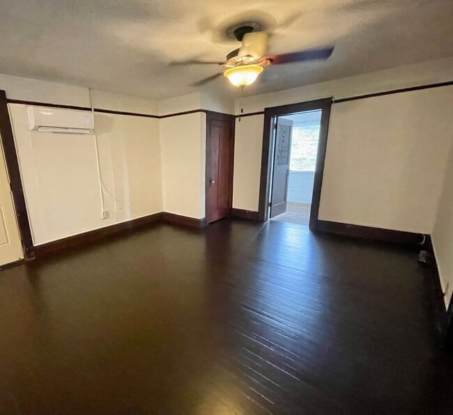 property at 122 E Hibiscus Dr