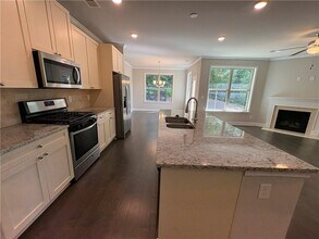 5710 Rocky Falls Rd in Suwanee, GA - Building Photo - Building Photo