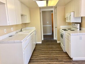1695 Griffith Ave in Clovis, CA - Building Photo - Building Photo