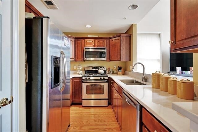 131 Abbie Ct in Guttenberg, NJ - Building Photo - Building Photo