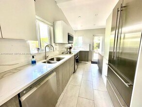 2675 NE 8th St in Pompano Beach, FL - Building Photo - Building Photo