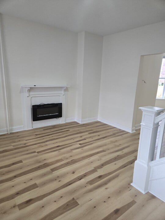 406 N Felton St in Philadelphia, PA - Building Photo
