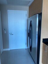 60 SW 13th St in Miami, FL - Building Photo - Building Photo