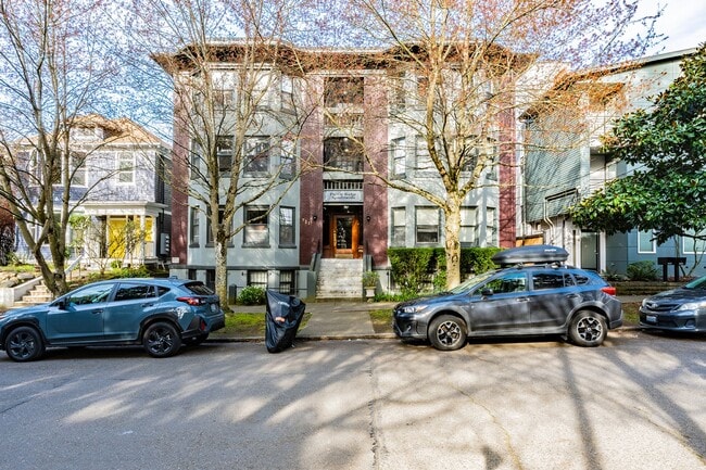 Pacific Ridge in Seattle, WA - Foto de edificio - Building Photo