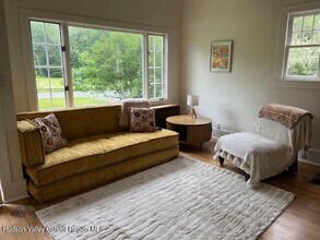 81 Reynolds Ln in Shady, NY - Building Photo - Building Photo