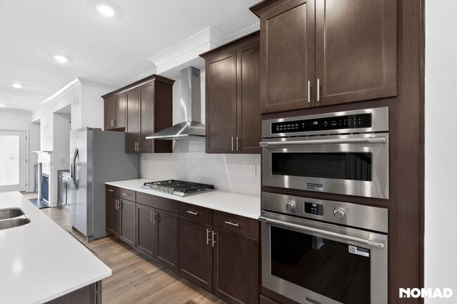 811 Atkins Ln in Woodstock, GA - Foto de edificio - Building Photo