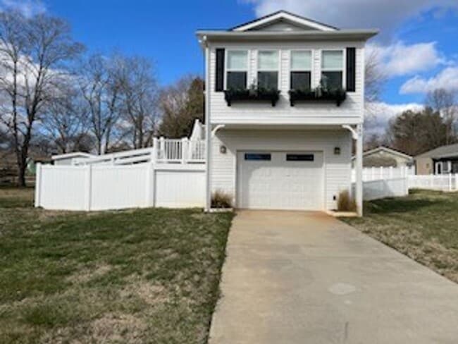 property at 160 Mainview Dr