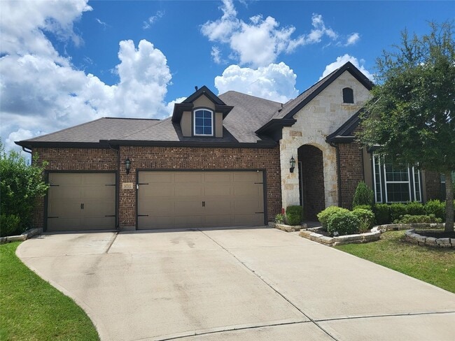 property at 10702 Crestwood Point Cir