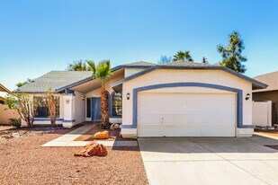 743 W Sherri Dr in Gilbert, AZ - Building Photo