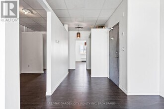 90 St Paul St in St Catharines, ON - Building Photo - Building Photo