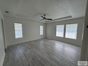 48 Pizarro Ave, Unit 84 in Rancho Viejo, TX - Foto de edificio - Building Photo