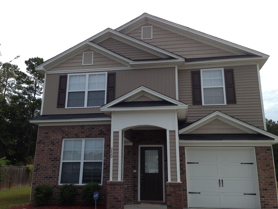 250 Westbrooke Rd in Summerville, SC - Building Photo