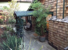 118 Taylor Dr, Unit 118 A in Fairfax, CA - Building Photo