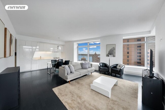 123 Washington St in New York, NY - Building Photo - Building Photo