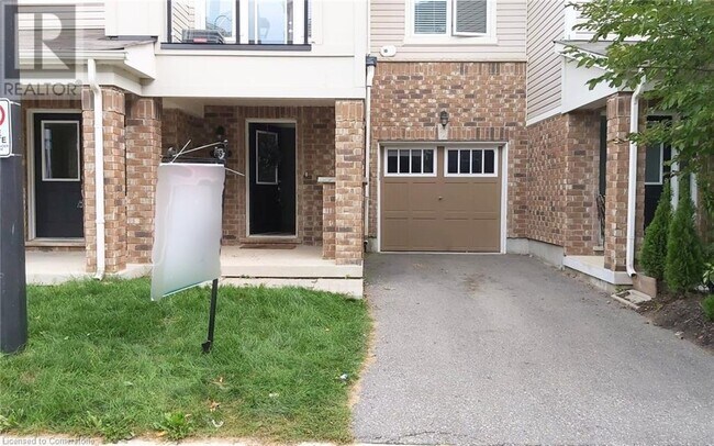 550 Goldenrod Ln in Kitchener, ON - Building Photo - Building Photo
