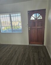 1244 W 87th St, Unit 1 4 in Los Angeles, CA - Foto de edificio - Building Photo