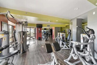 200 W Harbor Dr in San Diego, CA - Building Photo - Building Photo