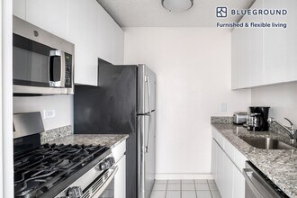 175 E 96th St in New York, NY - Building Photo - Building Photo