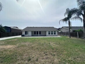 3316 W Wren Ave in Visalia, CA - Building Photo - Building Photo