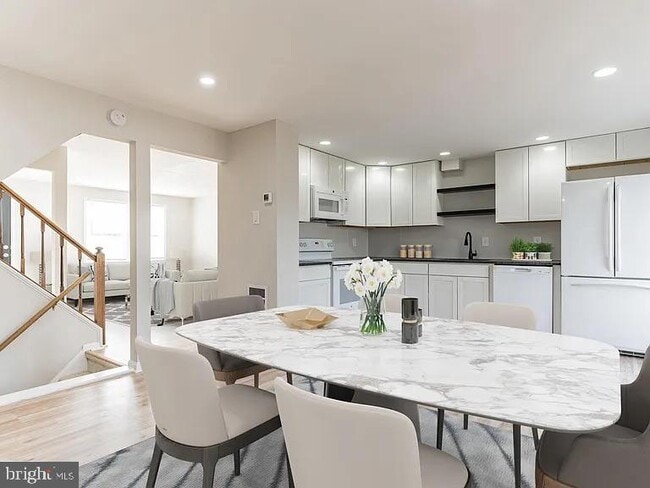 6542 Birchleigh Way in Alexandria, VA - Building Photo - Building Photo