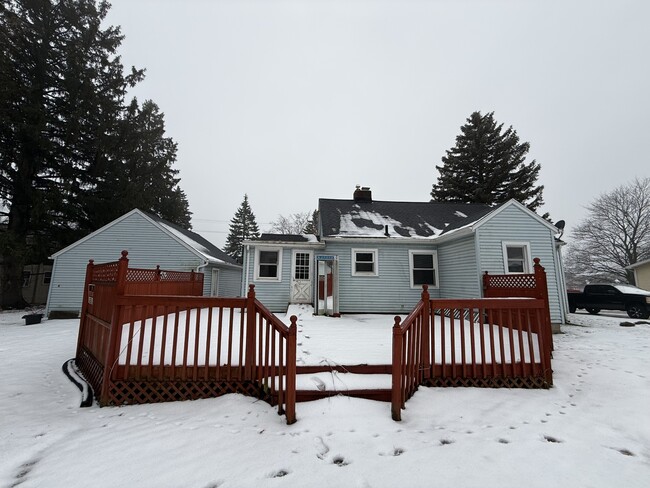 1811 E Willoughby Rd in Holt, MI - Building Photo - Building Photo