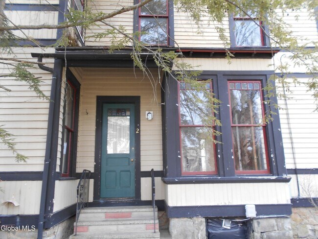 8 5th Ave in Saratoga Springs, NY - Building Photo - Building Photo