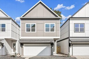 209 Clark Rd in Houston, TX - Building Photo